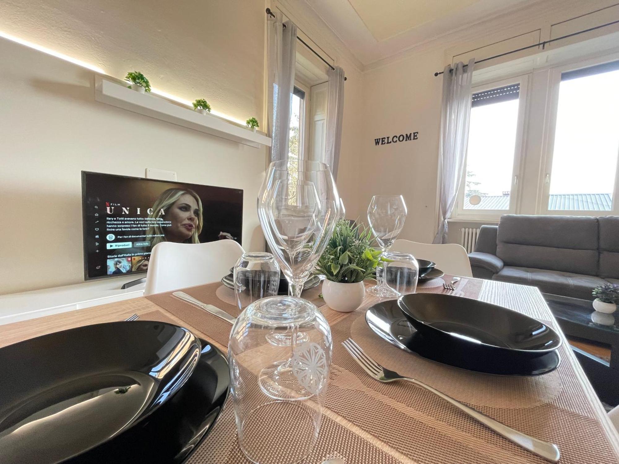 Bg Central Royal Suite Con Parcheggio - Vista Citta Alta Bergamo Eksteriør billede