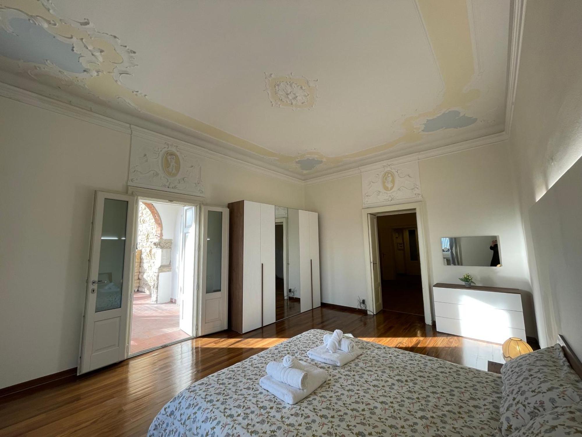 Bg Central Royal Suite Con Parcheggio - Vista Citta Alta Bergamo Eksteriør billede