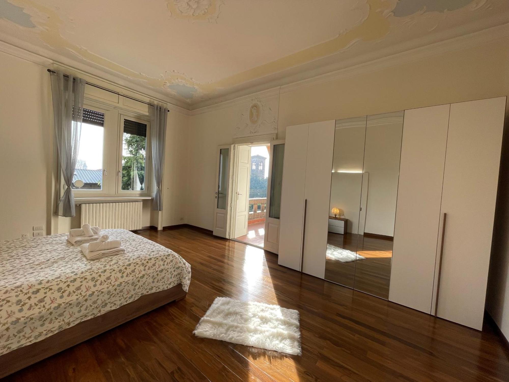 Bg Central Royal Suite Con Parcheggio - Vista Citta Alta Bergamo Eksteriør billede