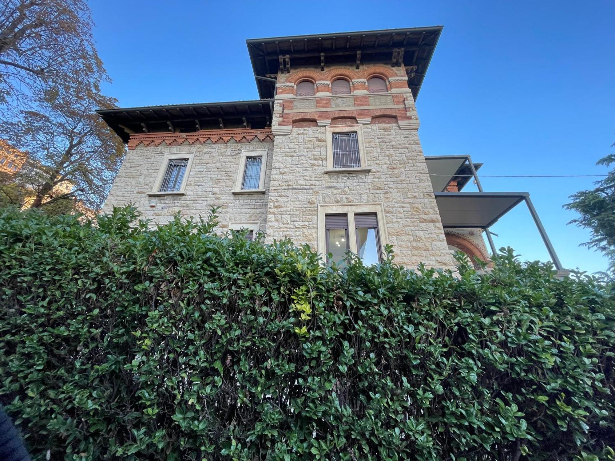 Bg Central Royal Suite Con Parcheggio - Vista Citta Alta Bergamo Eksteriør billede