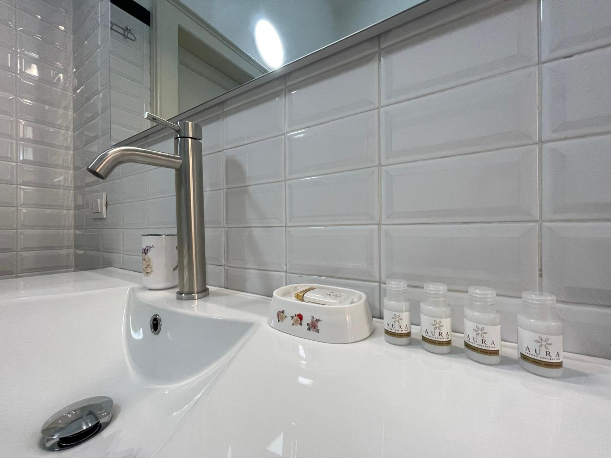 Bg Central Royal Suite Con Parcheggio - Vista Citta Alta Bergamo Eksteriør billede