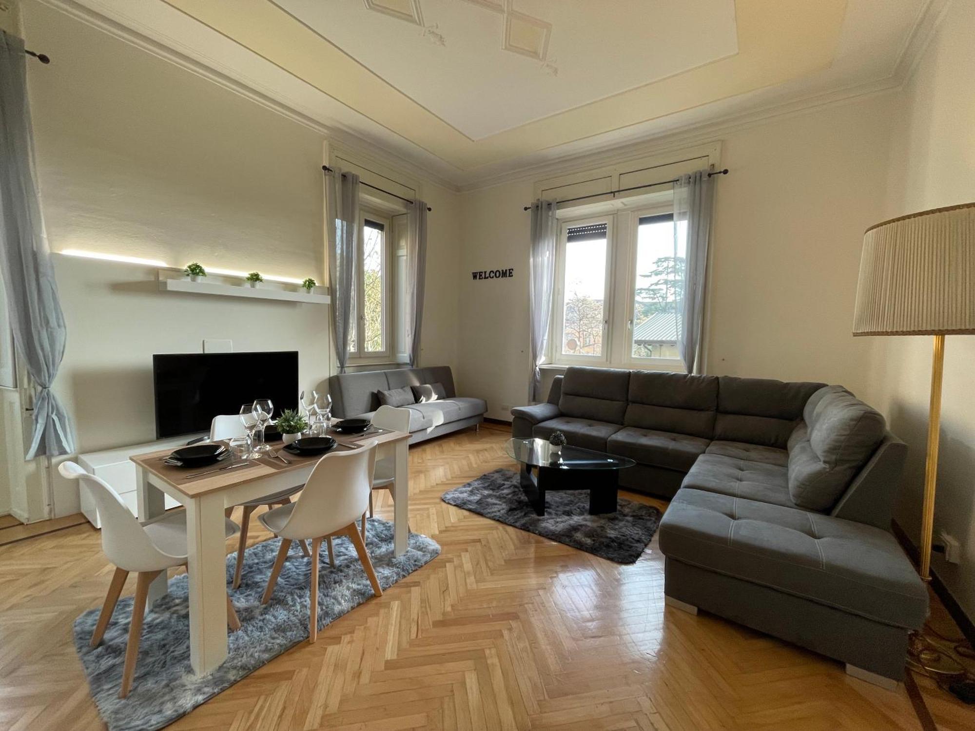 Bg Central Royal Suite Con Parcheggio - Vista Citta Alta Bergamo Eksteriør billede