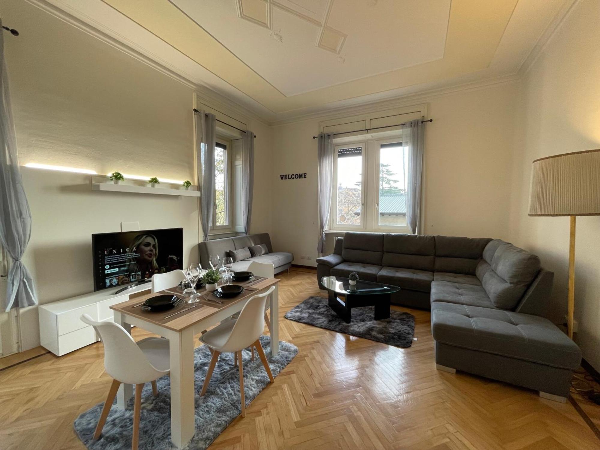 Bg Central Royal Suite Con Parcheggio - Vista Citta Alta Bergamo Eksteriør billede