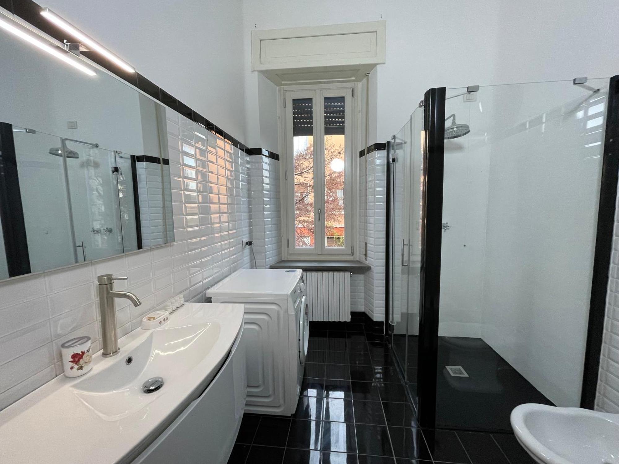 Bg Central Royal Suite Con Parcheggio - Vista Citta Alta Bergamo Eksteriør billede
