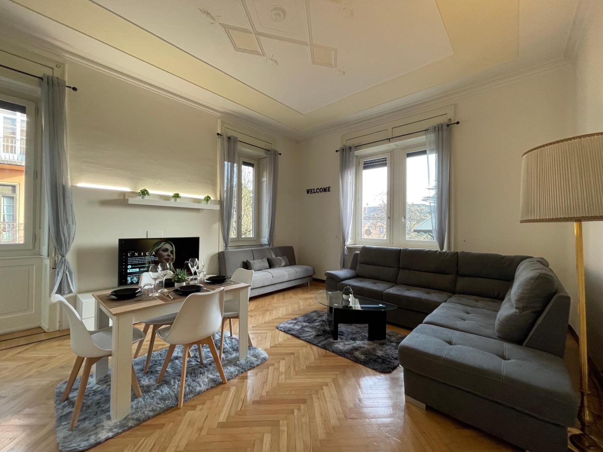 Bg Central Royal Suite Con Parcheggio - Vista Citta Alta Bergamo Eksteriør billede