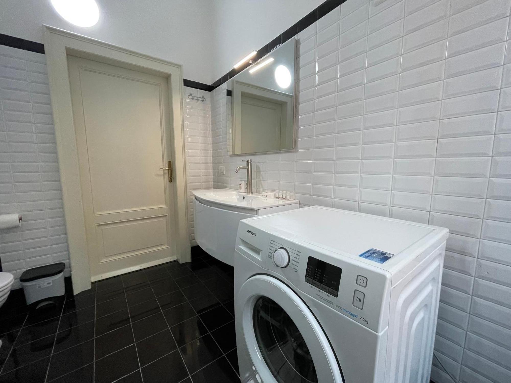 Bg Central Royal Suite Con Parcheggio - Vista Citta Alta Bergamo Eksteriør billede